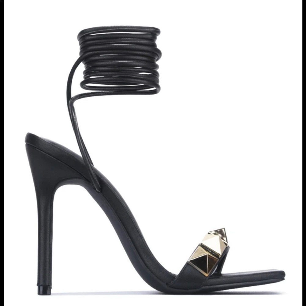 Cape Robbin AIgo Laced Up Heel Black